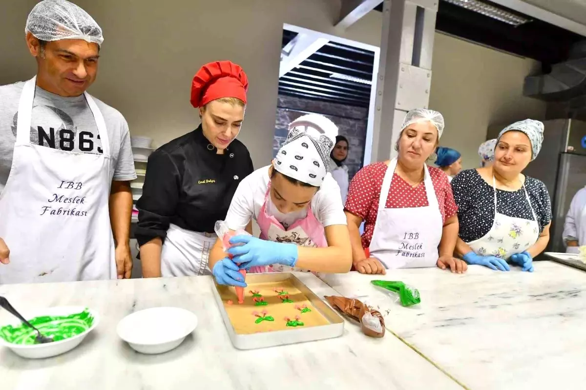 İzmir Büyükşehir Belediyesi Meslek Fabrikası’nda Pastacı Çıraklığı Kursu Başlıyor