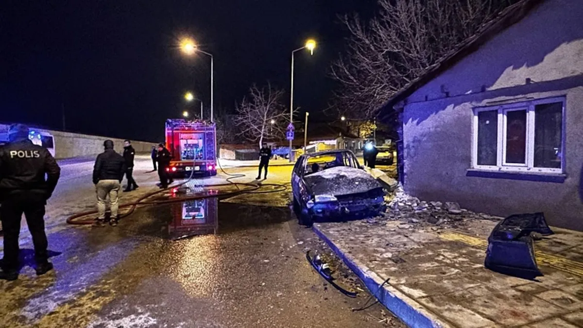 Edirne’de feci kaza! Yanan otomobildeki 4 kişi can verdi