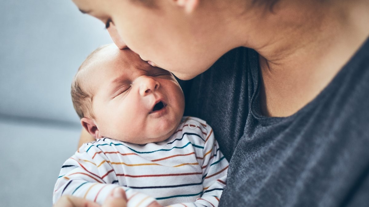 Bebeğinizin ilk haftaları için 5 bakım önerisi